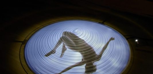 Immersi nella luce, alla Milano Design Week: Pietro Pirelli incontra Studio Azzurro