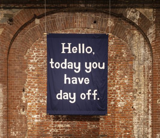 Vogliamo Tutto: alle OGR di Torino, 13 artisti in mostra sul tema del lavoro