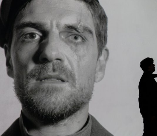 Un figlio del nostro tempo, di ieri e di domani, al Teatro Due di Parma figlio nostro tempo