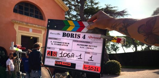 Boris 4 si avvicina: iniziano le riprese della “fuori serie” italiana