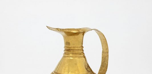 Restituzioni: la brocca turca del Victoria & Albert e i bronzi del Benin