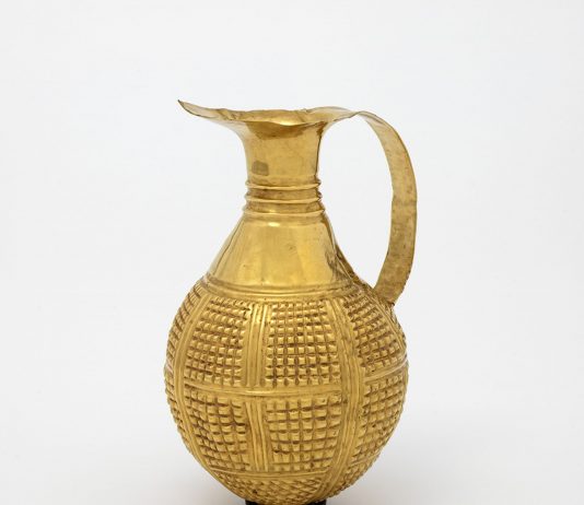 Restituzioni: la brocca turca del Victoria & Albert e i bronzi del Benin