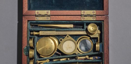 Christie’s mette all’asta il microscopio di Darwin Christie's darwin