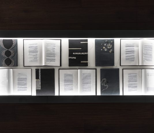 Quaderni di Hannah Arendt, scrittura di Sabrina Mezzaqui: la mostra a Palazzo Borromeo