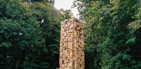 SASHA VINCI “PICCOLA PRIMAVERA DORATA” ALLA REGGIA DI CASERTA