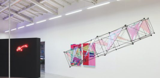 ‘La realtà, i linguaggi’: otto artisti alla Galleria Enrico Astuni, Bologna