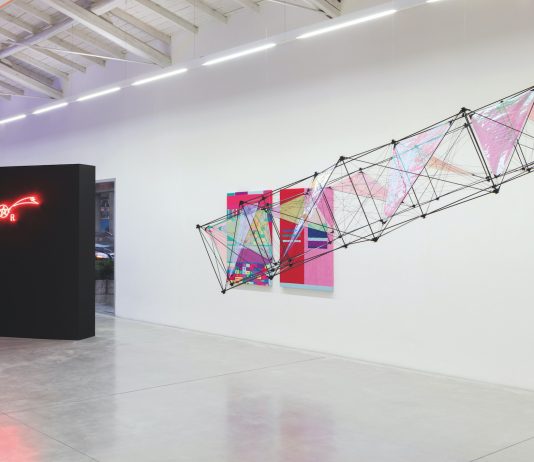 ‘La realtà, i linguaggi’: otto artisti alla Galleria Enrico Astuni, Bologna