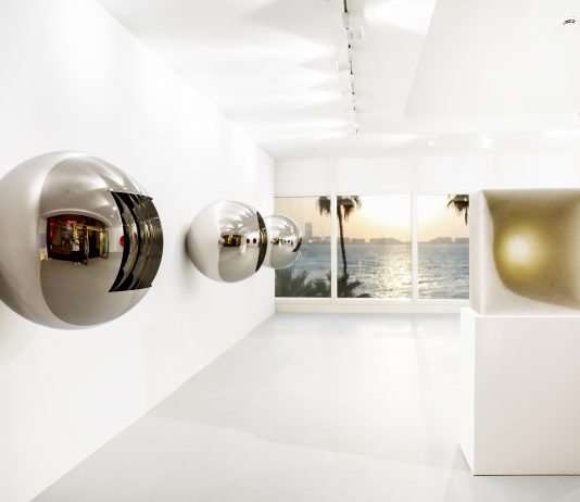 Galleria Continua apre uno spazio espositivo pop up a Dubai: le foto. Anish Kapoor protagonista