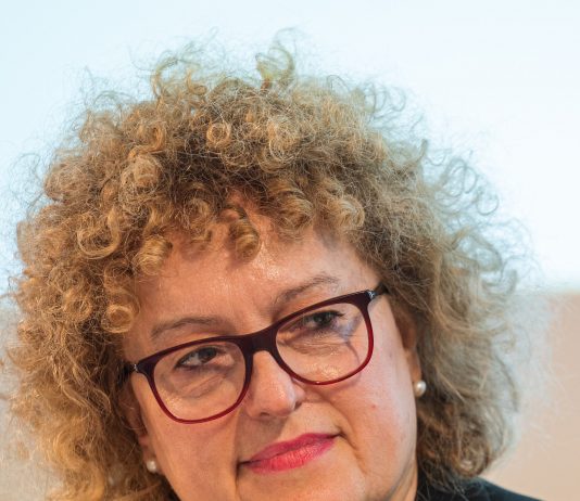 Carolyn Christov-Bakargiev confermata alla direzione del Castello di Rivoli Carolyn Christov-Bakargiev Foto © Andrea Guermani Courtesy Castello di Rivoli Museo d'Arte Contemporanea