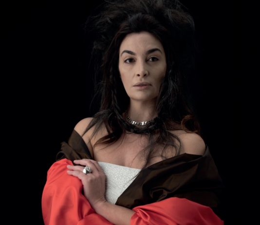 A Napoli, parole, glosse e immagini per conoscere e rileggere Dante, con brio