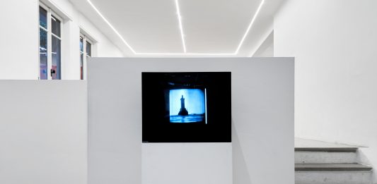 Instructions to Light-Keepers: un foglio illustrativo di tempi turbolenti