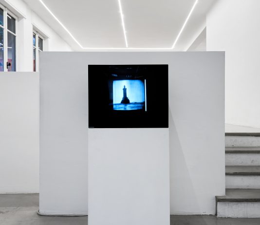 Instructions to Light-Keepers: un foglio illustrativo di tempi turbolenti