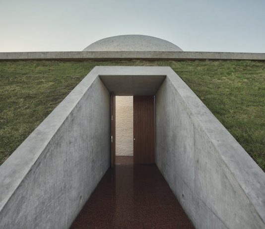 James Turrell presenta il suo primo Skyspace in Sudamerica, in un hotel