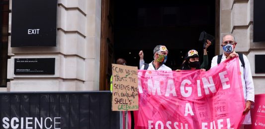 Proteste contro la filantropia tossica dello Science Museum di Londra