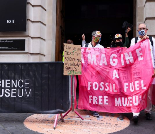 Proteste contro la filantropia tossica dello Science Museum di Londra