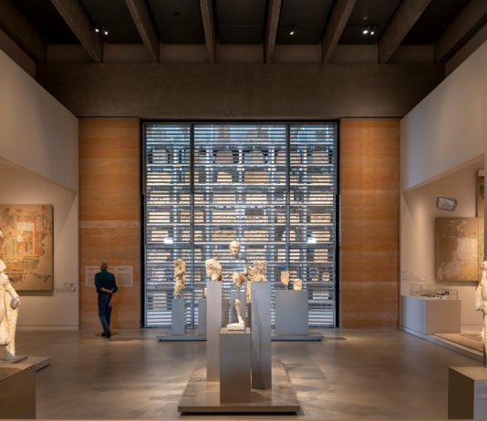 Nel sud della Francia inaugura il nuovo museo progettato da Foster + Partners