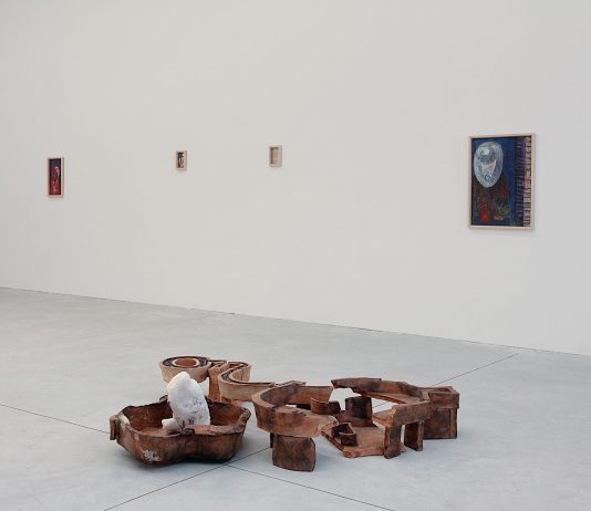 Pitture di Zavattini, sculture di Tedesco: opere in dialogo da Kappa-Noun Opere di Cesare Zavattini e Marcello Tedesco