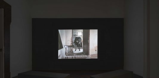 Shadi Harouni, The Owl’s Made a Nest in the Ruins of the Heart – Galleria Tiziana di Caro Opera di Shadi Harouni da galleria Di Caro