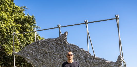 Nico Vascellari firma due opere per il nuovo progetto del brand glo