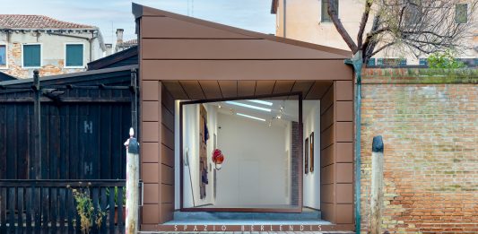 Il secondo capitolo di ‘At Work! Lavoro, Società, Comunità’ allo Spazio Berlendis, Venezia