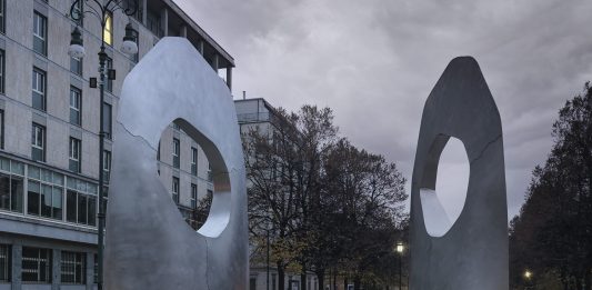 ‘Anatomia Umana’ di Salvatore Astore: l’omaggio di Mazzoleni a Torino