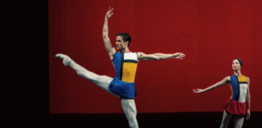 “Straviolin”, il neoclassico e la pittura sulle note di Igor Stravinskij Straviolin, di Fredy Franzutti