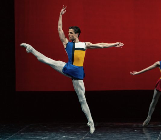 “Straviolin”, il neoclassico e la pittura sulle note di Igor Stravinskij Straviolin, di Fredy Franzutti