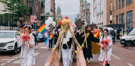 Chi sono gli Array Collective, vincitori di uno storico Turner Prize 2021