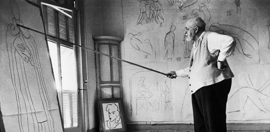 Robert Capa. Fotografie oltre la guerra in mostra a Villa Bassi Rathgeb Henri Matisse in his studio, Nice, France, August 1949 © Robert Capa © International Center of Photography / Magnum Photos