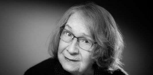 Addio a Sabine Weiss, ultima rappresentante della fotografia umanista francese Sabine Weiss