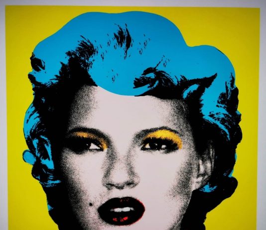 Banksy e Warhol in dialogo, tra anonimato e celebrità: la mostra a Catania banksy warhol catania