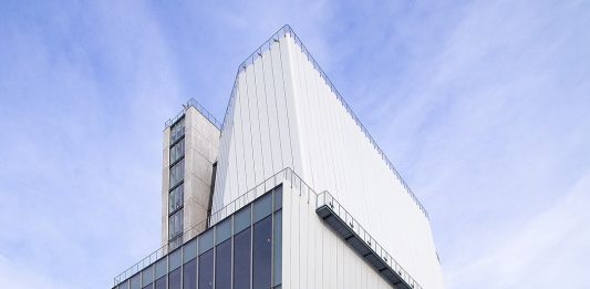 63 artisti per la Whitney Biennial 2022, che già fa discutere negli States