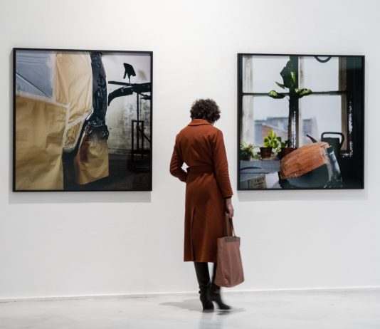 Nature morte in autofficina: Garage Stills di Jacquie Maria Wessels Jacquie Maria Wessels, garage still