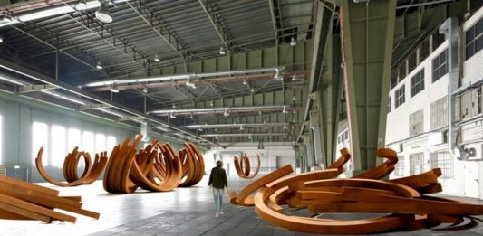 La nuova Kunsthalle Berlin all’ex aeroporto di Tempelhof parte con Bernar Venet