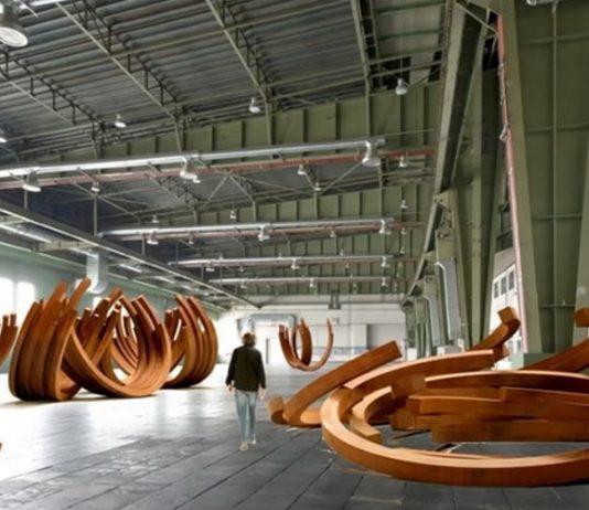 La nuova Kunsthalle Berlin all’ex aeroporto di Tempelhof parte con Bernar Venet