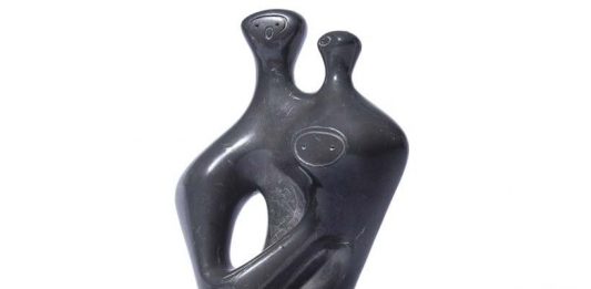 Dal caminetto all’asta: una scultura di Henry Moore fa il suo ingresso sul mercato Henry Moore