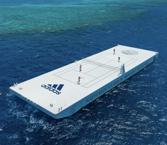 Un campo da tennis galleggiante per salvare la barriera corallina