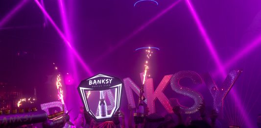 In Messico, il Banksy Social Club porta la street art sulla pista da ballo