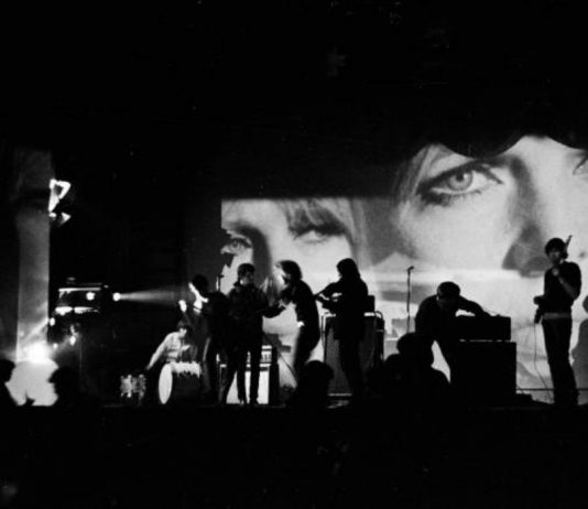 Inevitabilità e spettacolo, in Andy Warhol