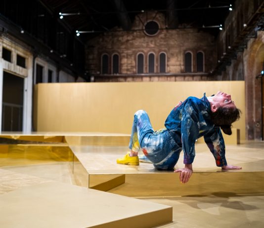 Maria Hassabi e Nina Canell alle OGR, Torino