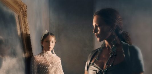 Kim Jones presenta The Fendi Set, il libro da collezione ispirato al Bloomsbury Group