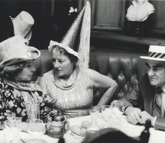 Le fotografie di Sabine Weiss in mostra a Venezia Saint-Sylvestre, Paris, France, 1980, Credit: © Sabine Weiss