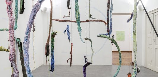 ‘Matematica della materia’: Francesca Ferreri alla Galleria Peola Simondi, Torino