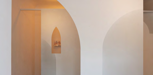 ‘The Sun For All’: Daria Melnikova a L’Ascensore, Palermo