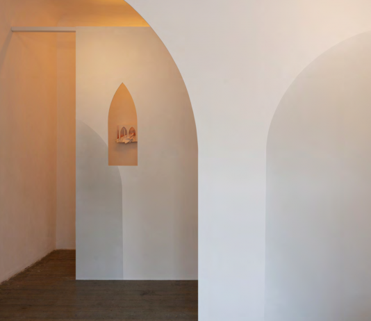 ‘The Sun For All’: Daria Melnikova a L’Ascensore, Palermo