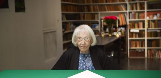 Addio a Carmen Herrera, rigorosamente fedele alla linea dell’Arte Astratta