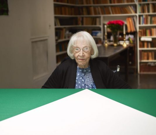 Addio a Carmen Herrera, rigorosamente fedele alla linea dell’Arte Astratta