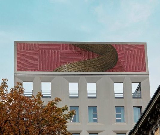 Luxottica e Fondazione Prada illuminano le opere di Domenico Gnoli