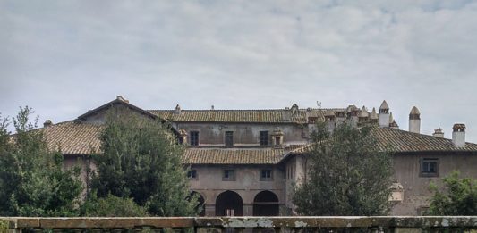 Dove sono le statue di Palazzo Giustiniani Odescalchi? L’interrogazione al Ministro