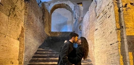 L’Italia degli NFT e dei baci allo Stadio di Domiziano, per San Valentino